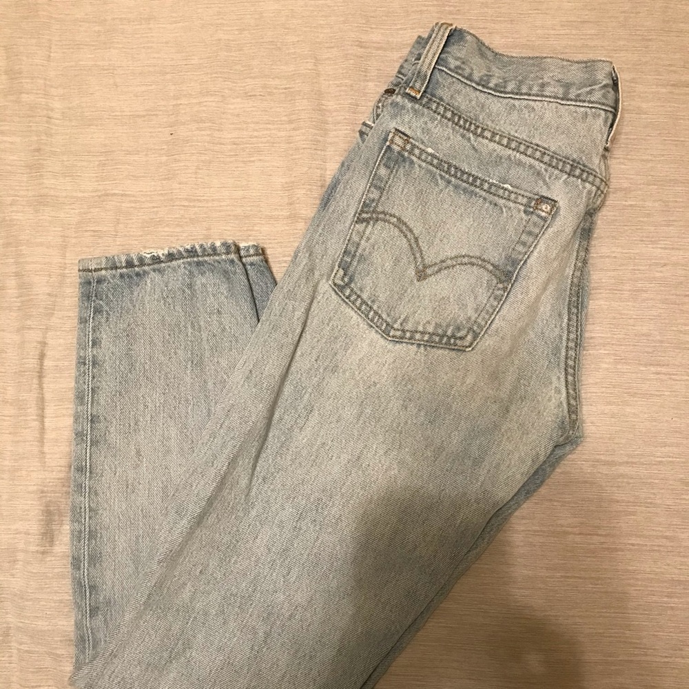 light wash high waist distressed levis